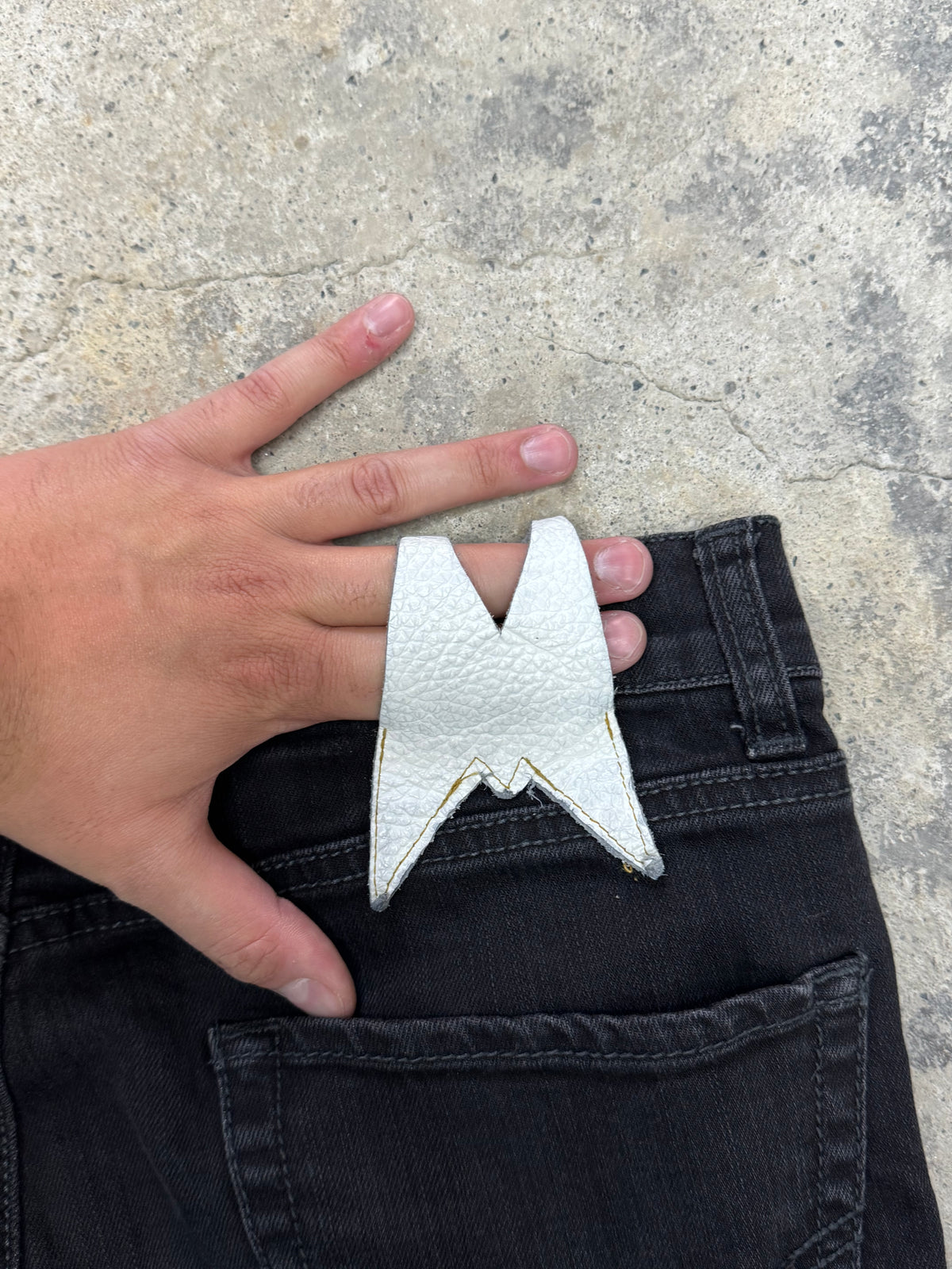 Flared Y2K Jeans • One Of One • Taglia M