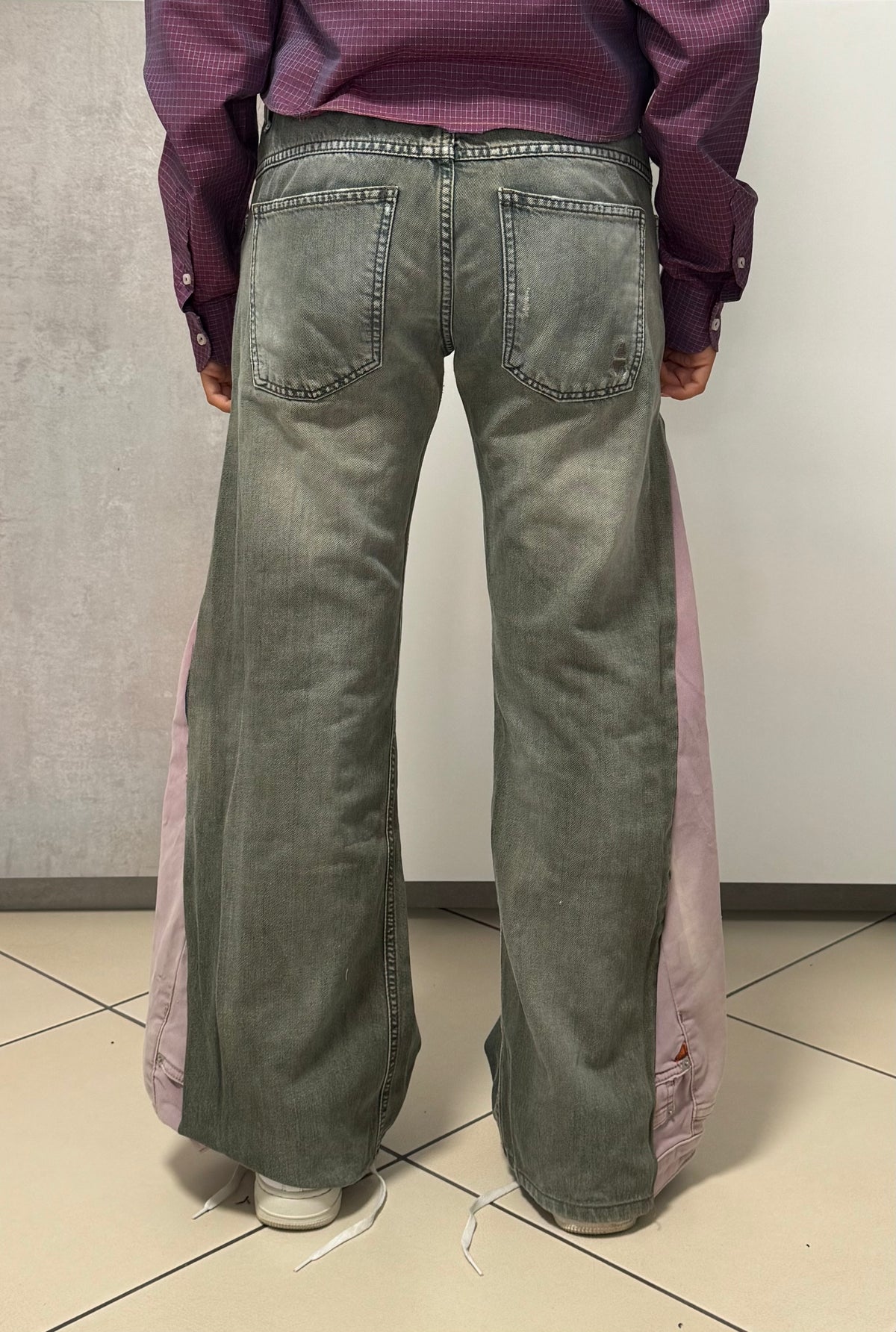 Flared Y2K Jeans • One Of One • Taglia S