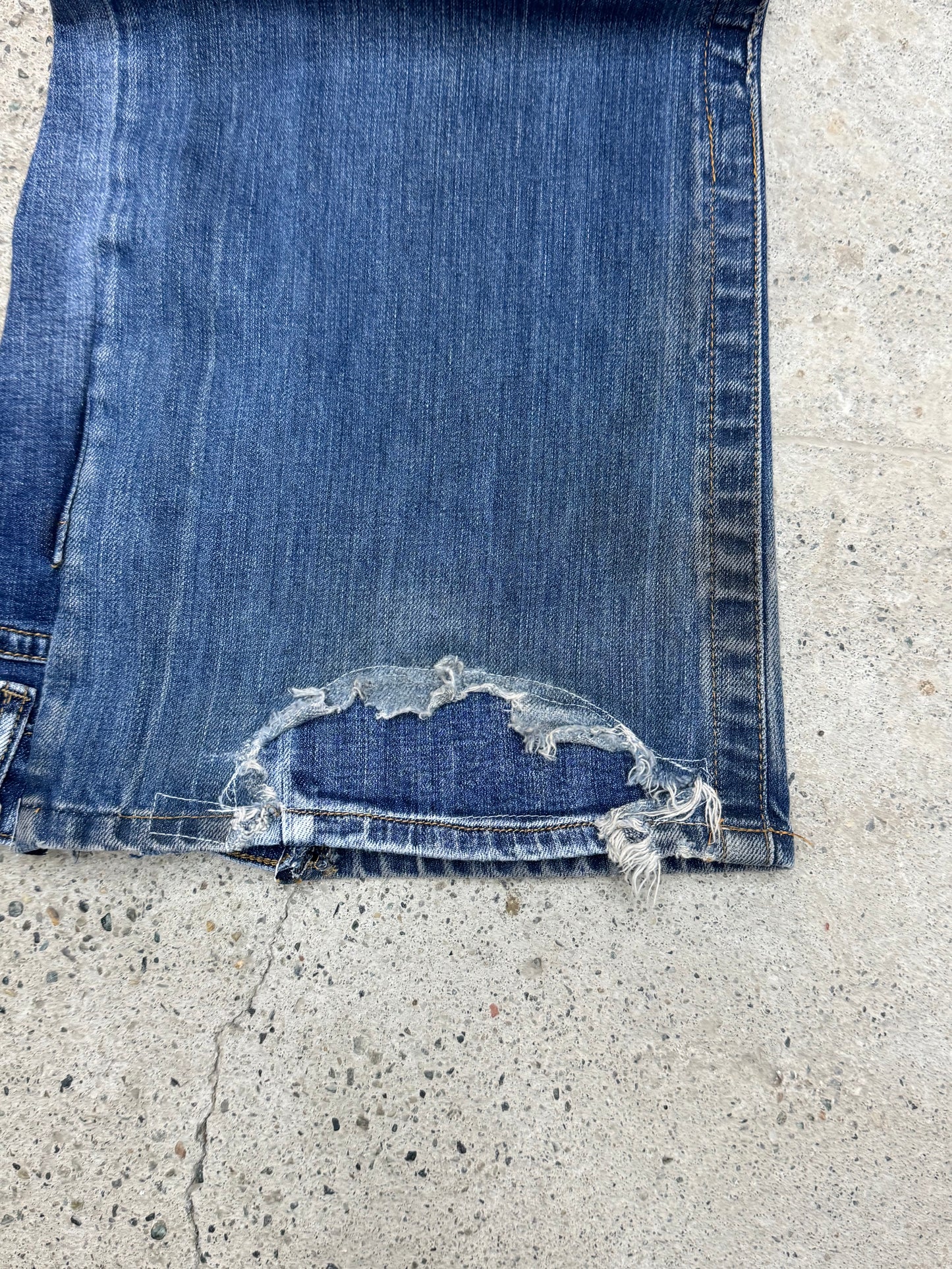Flared Y2K Jeans • One Of One • Taglia S