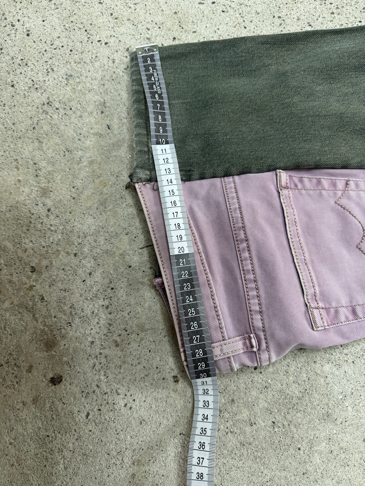Flared Y2K Jeans • One Of One • Taglia S