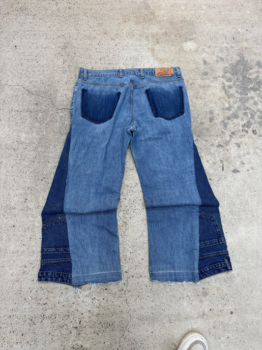 Flared Y2K Jeans • One Of One • Taglia L