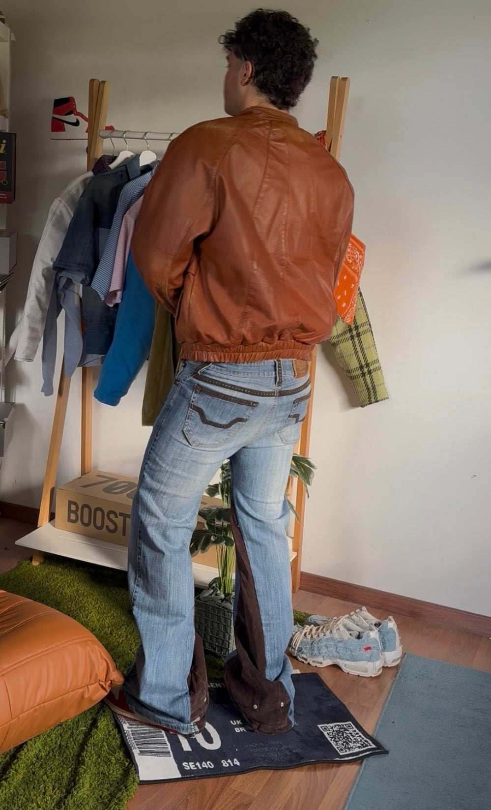 Flared “Cowboy” Jeans • One Of One • Taglia M