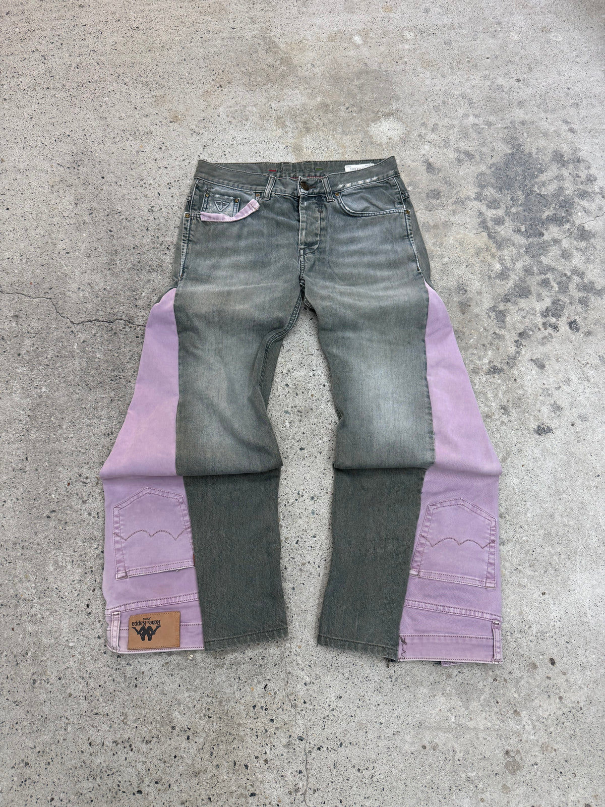 Flared Y2K Jeans • One Of One • Taglia S
