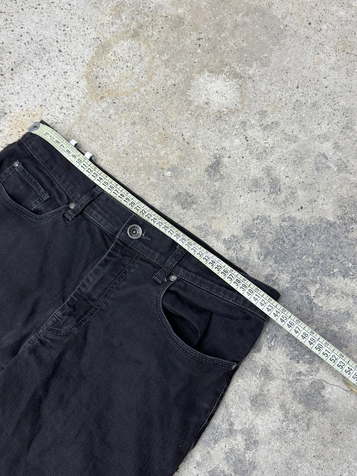 Flared Y2K Jeans • One Of One • Taglia M