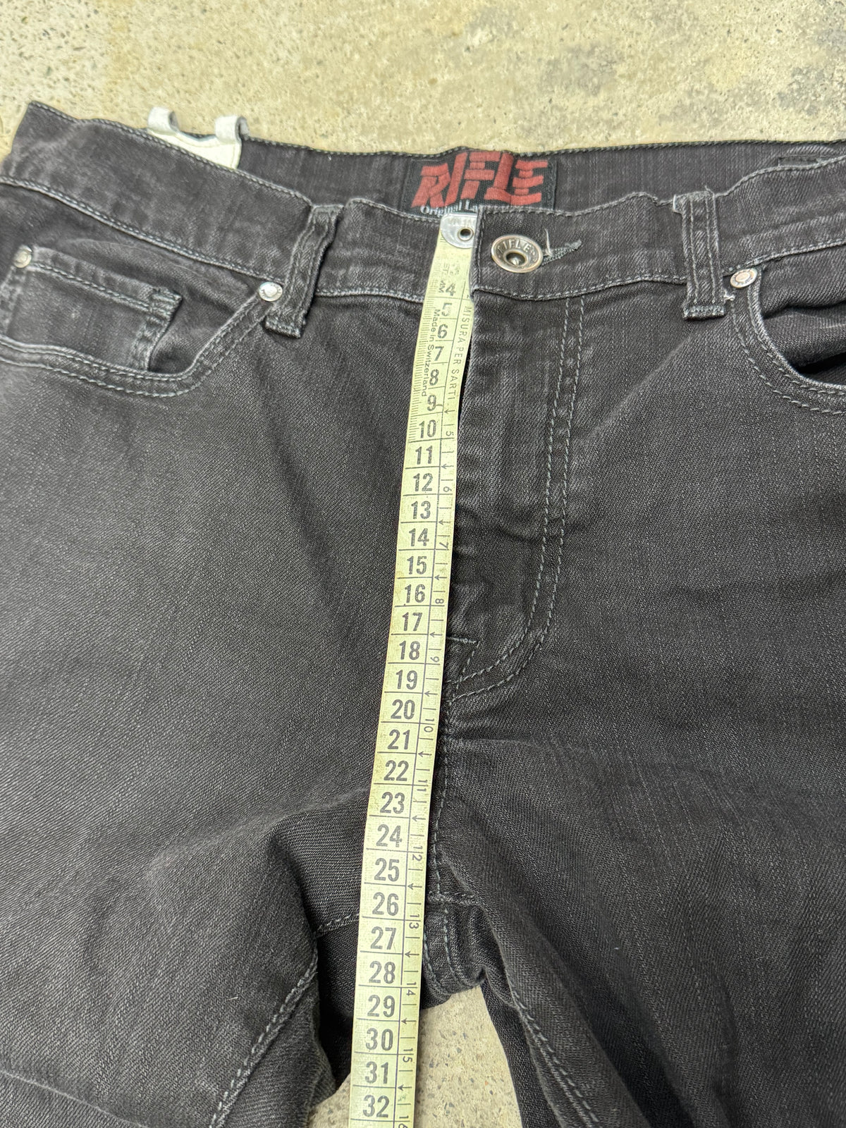 Flared Y2K Jeans • One Of One • Taglia M