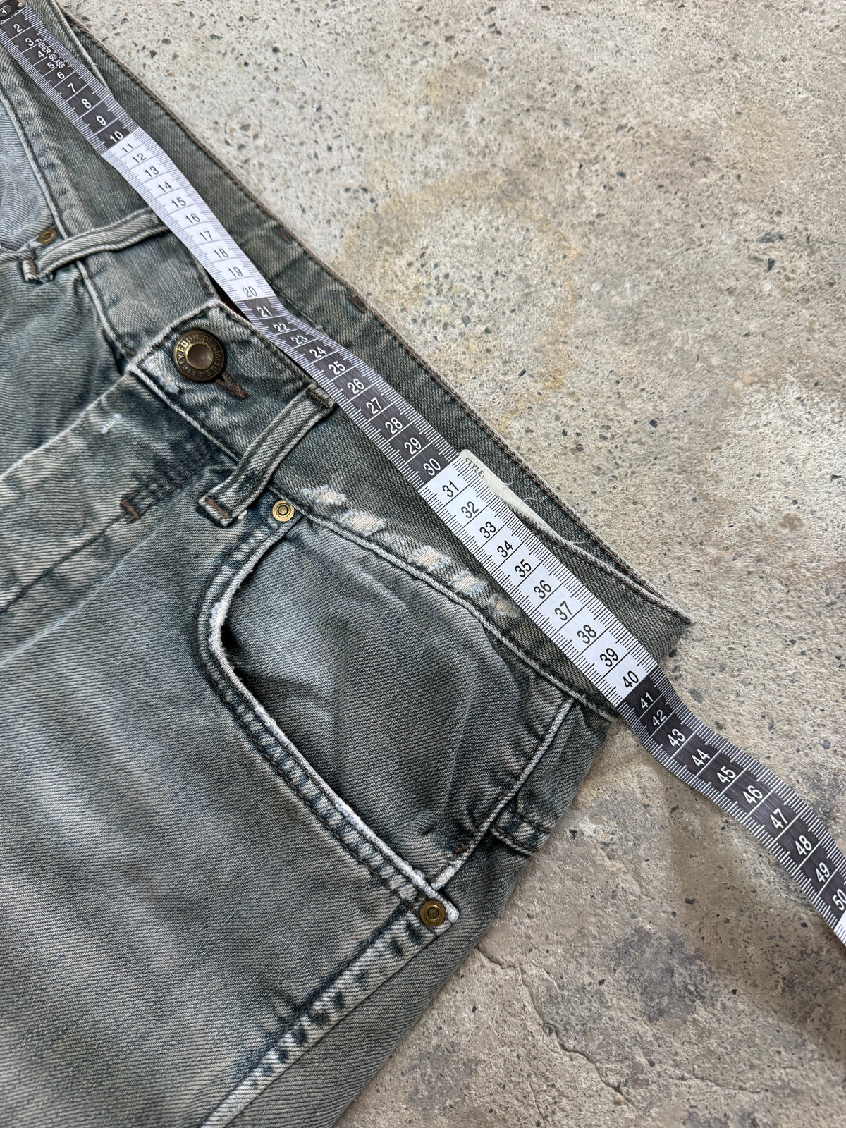 Flared Y2K Jeans • One Of One • Taglia S