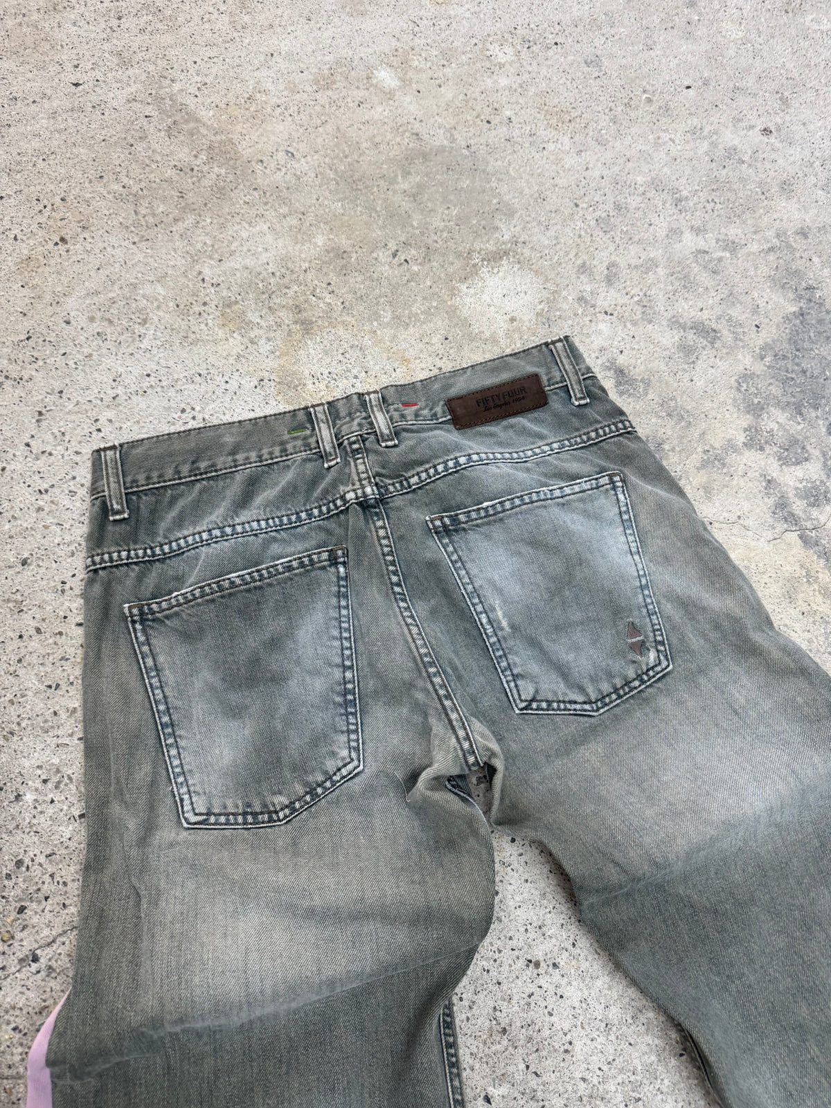 Flared Y2K Jeans • One Of One • Taglia S