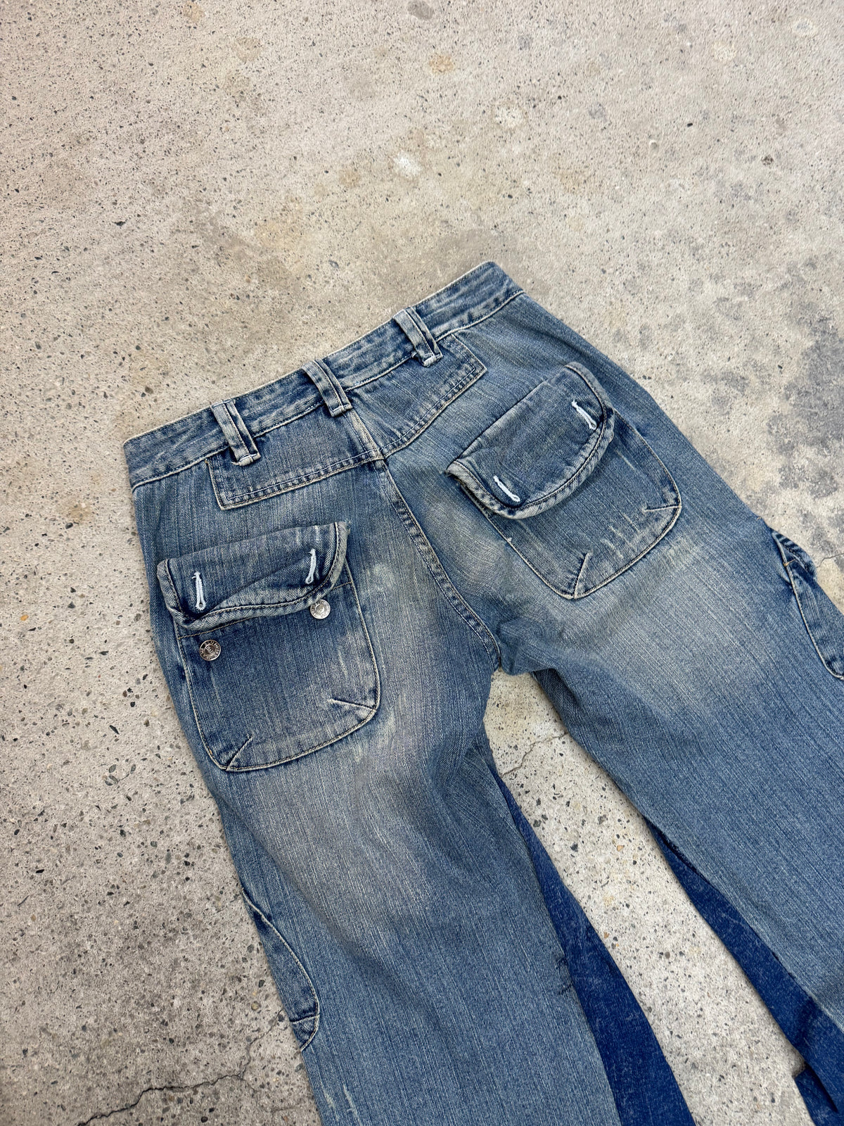 Flared “2000s” Jeans • One Of One • Taglia S