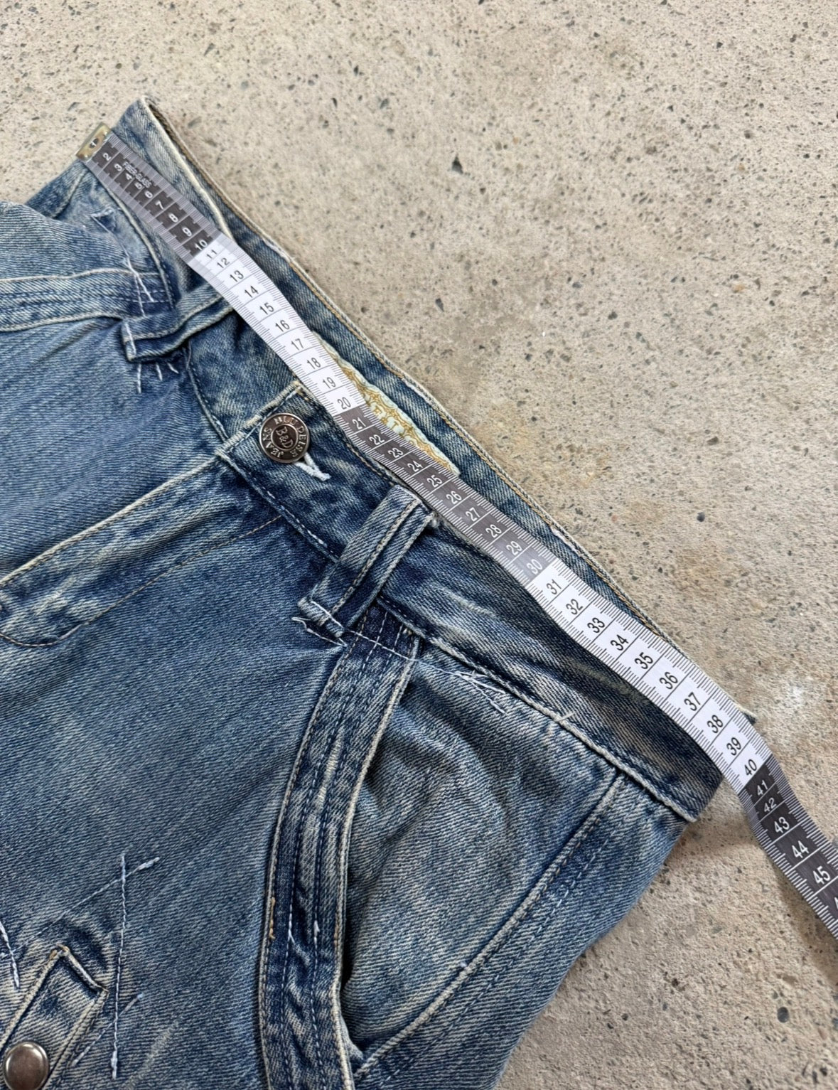 Flared “2000s” Jeans • One Of One • Taglia S