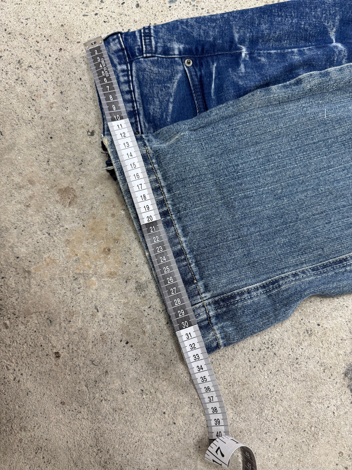 Flared “2000s” Jeans • One Of One • Taglia S