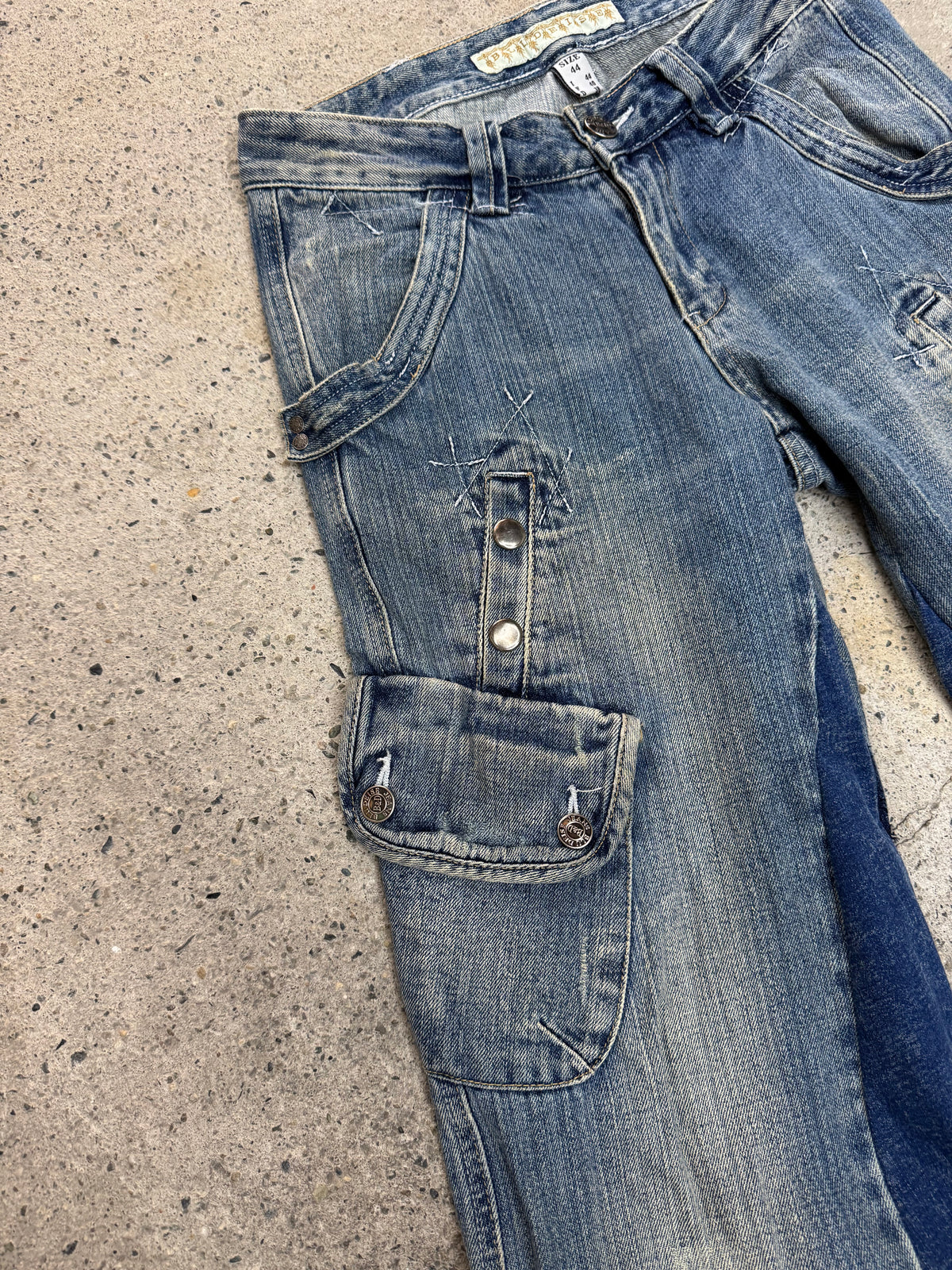 Flared “2000s” Jeans • One Of One • Taglia S