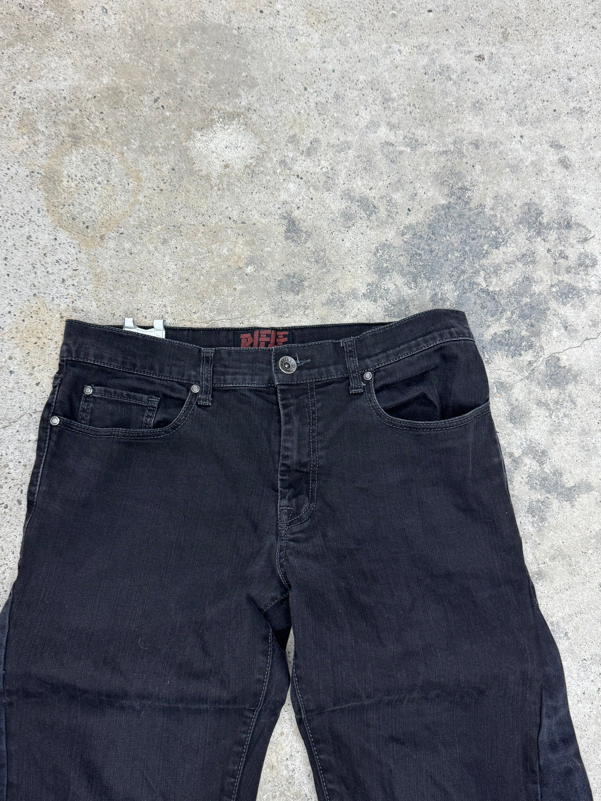 Flared Y2K Jeans • One Of One • Taglia M