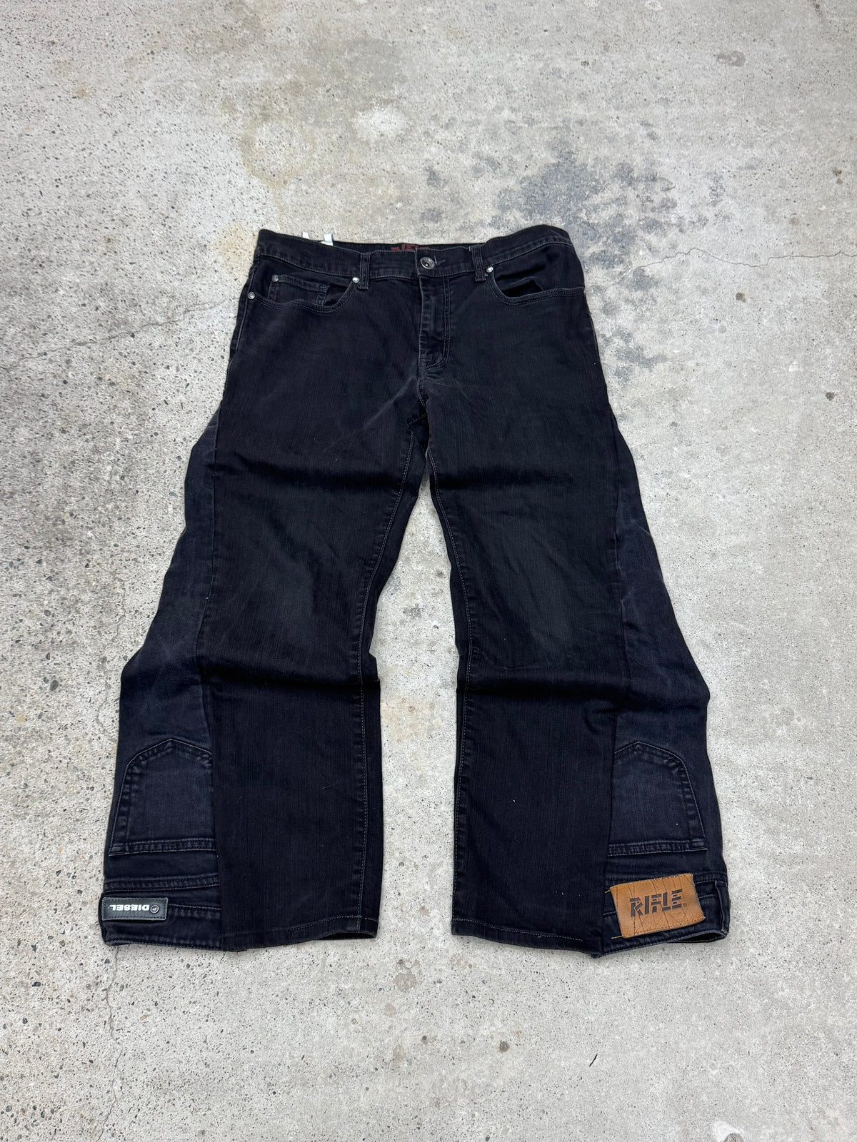 Flared Y2K Jeans • One Of One • Taglia M