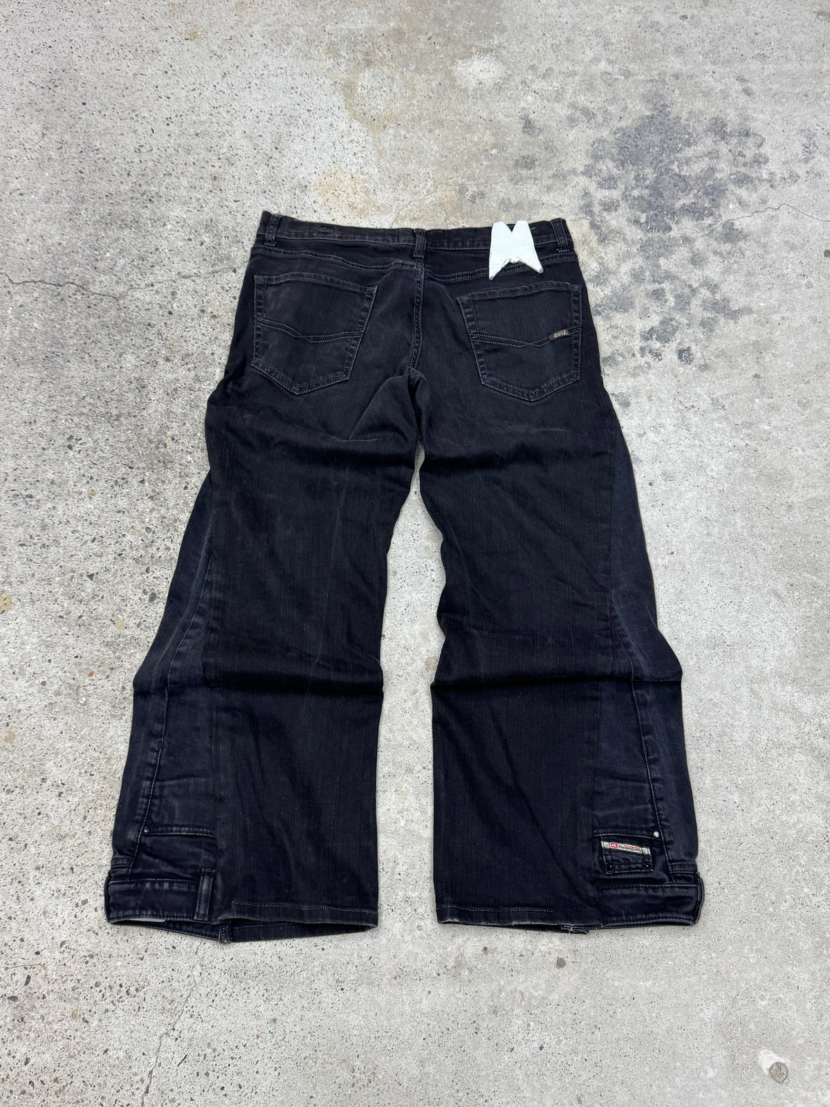 Flared Y2K Jeans • One Of One • Taglia M