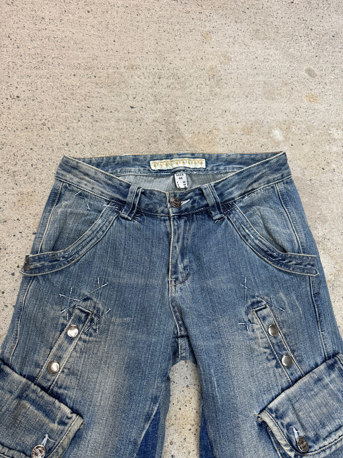 Flared “2000s” Jeans • One Of One • Taglia S