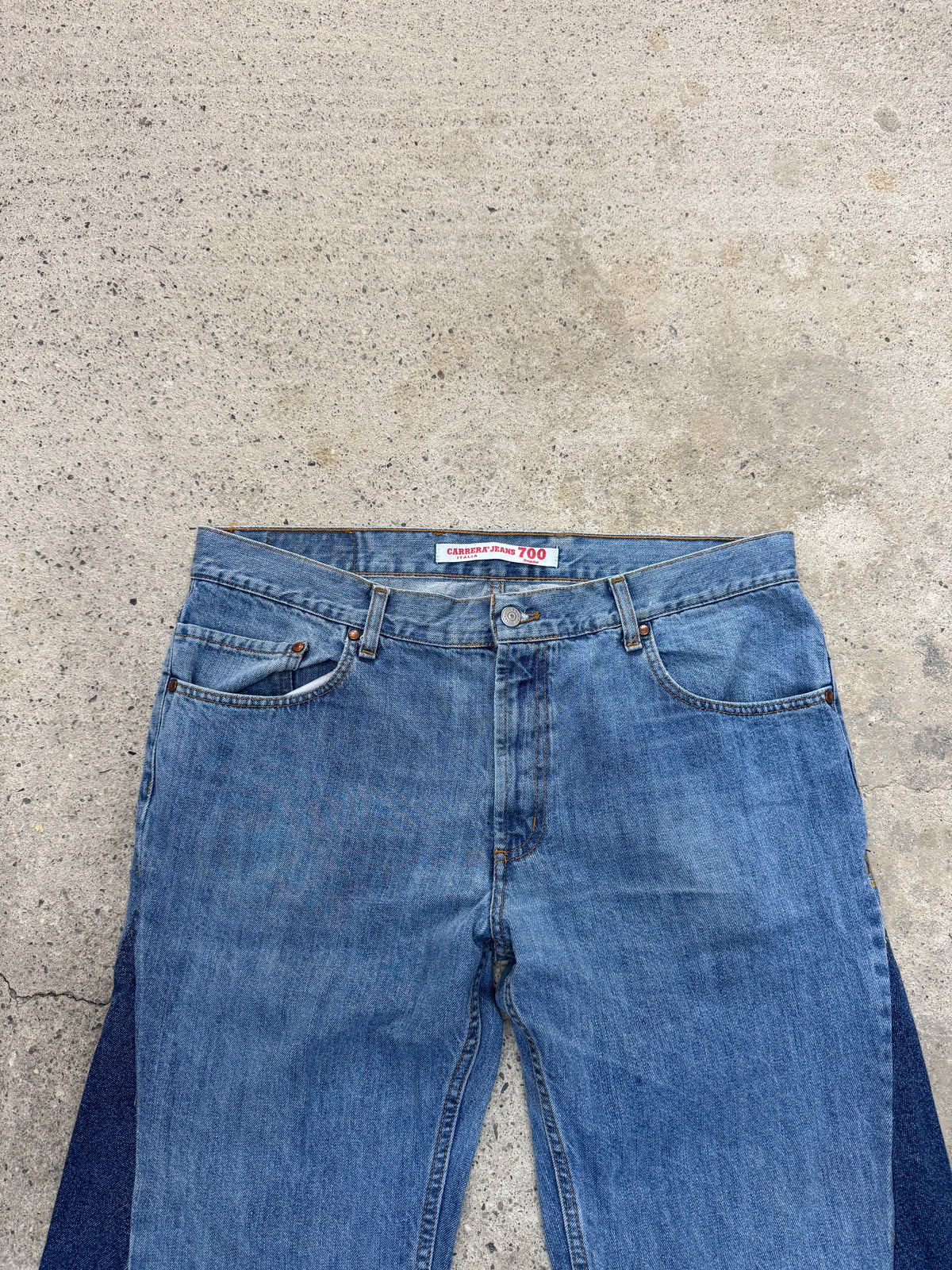 Flared Y2K Jeans • One Of One • Taglia L