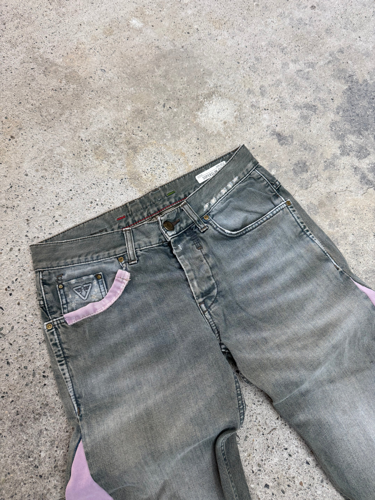 Flared Y2K Jeans • One Of One • Taglia S
