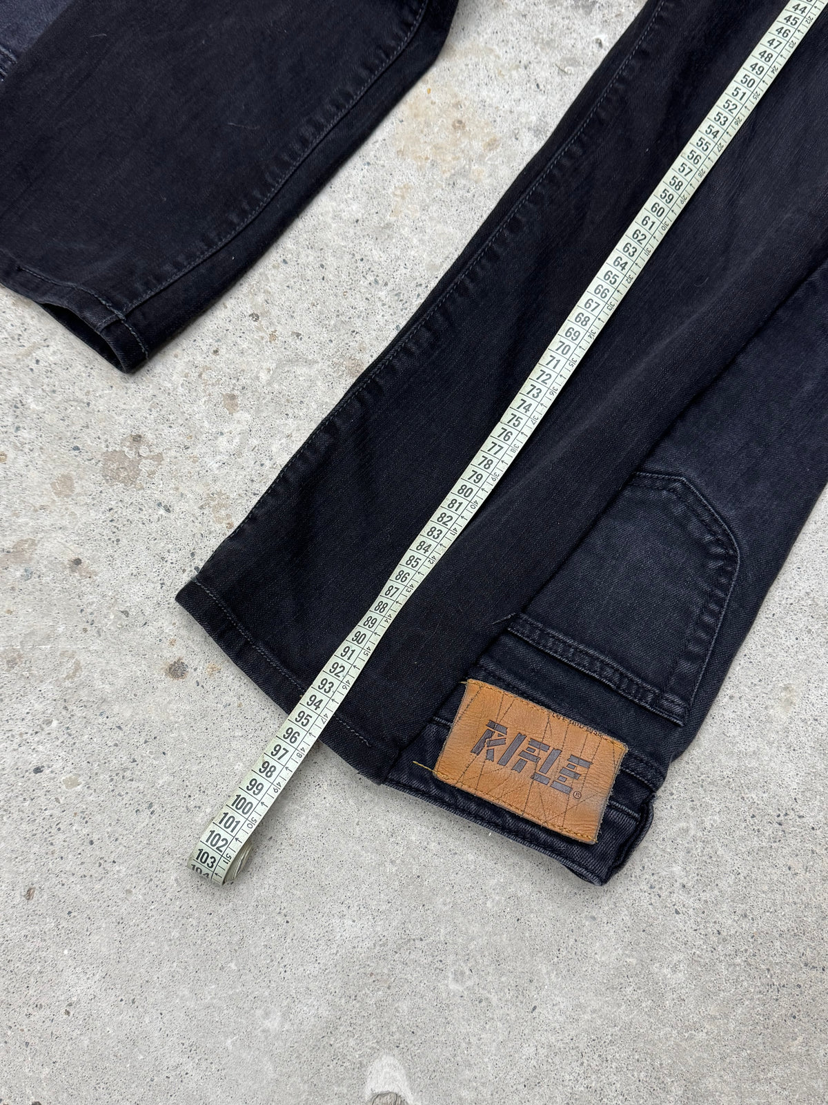 Flared Y2K Jeans • One Of One • Taglia M