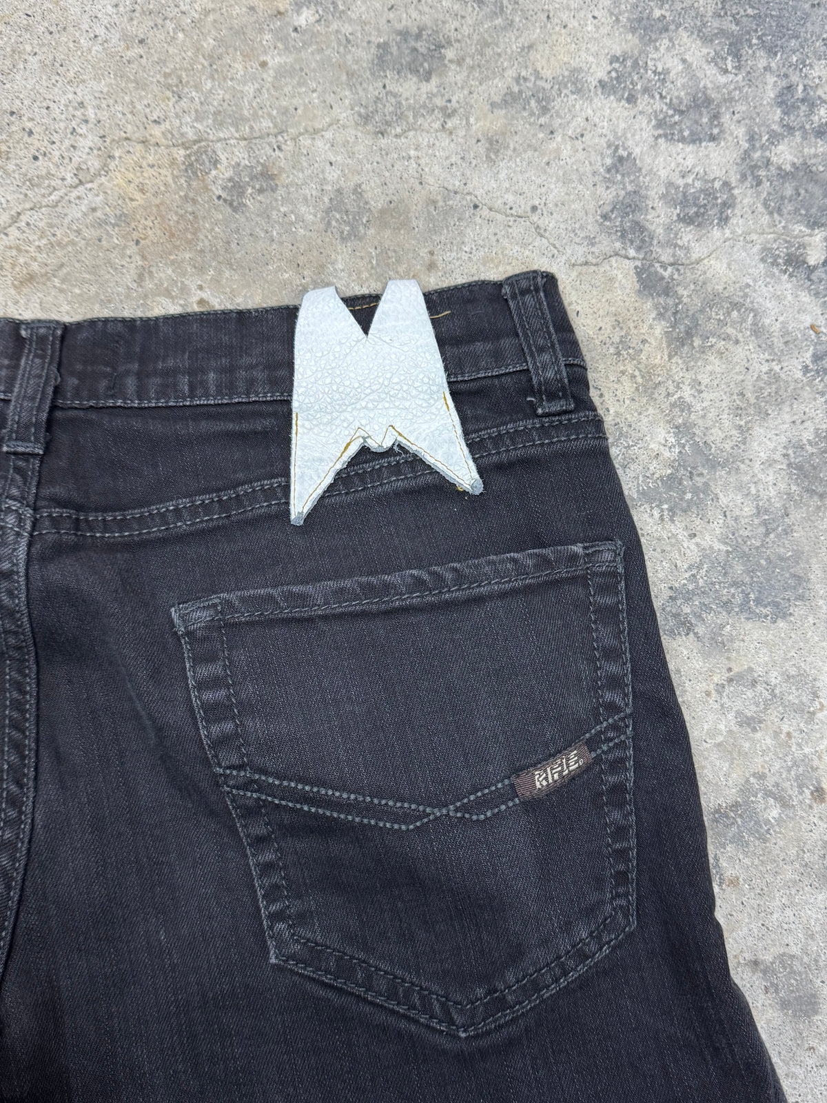 Flared Y2K Jeans • One Of One • Taglia M