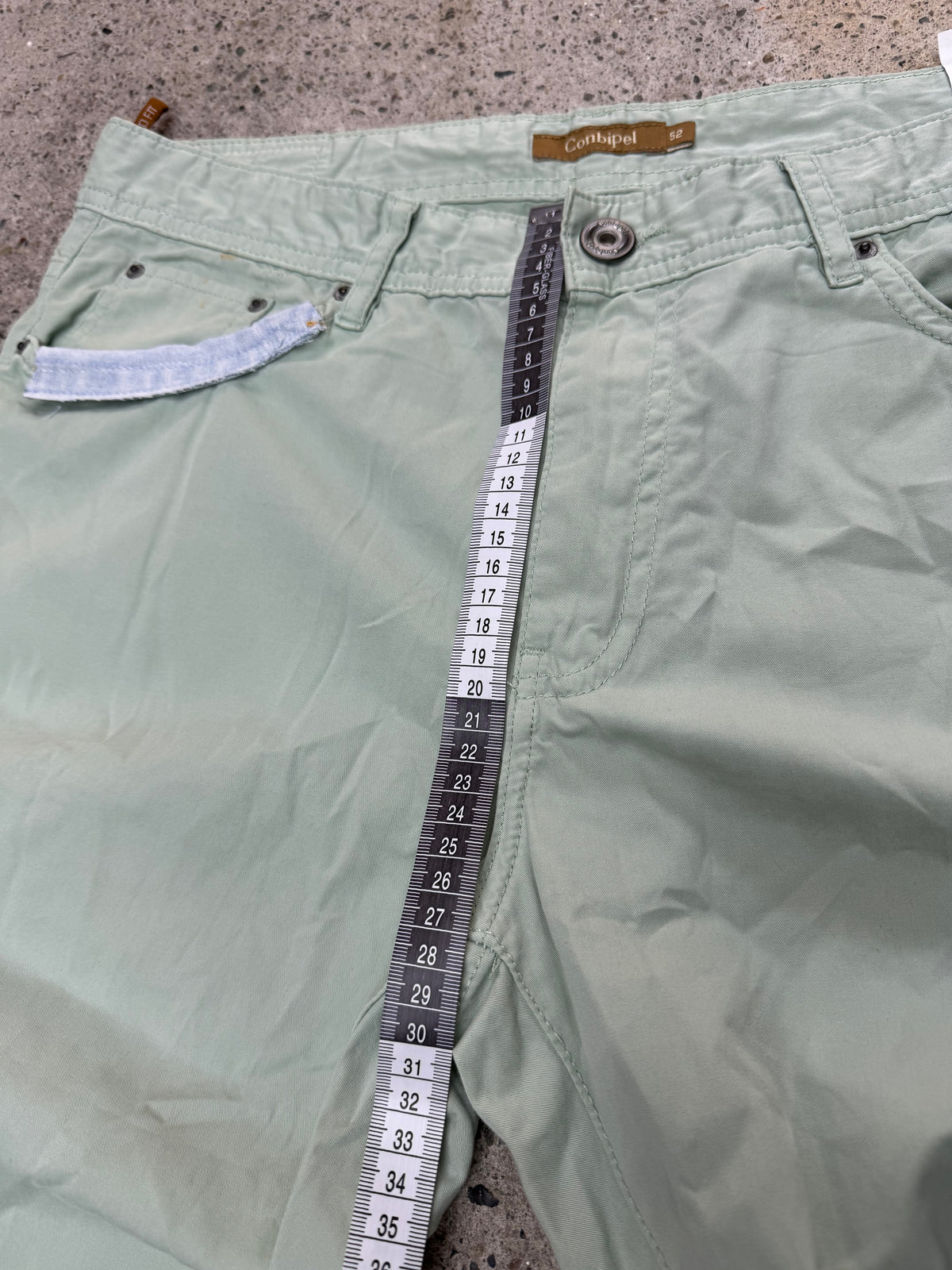 Flared Y2K Jeans • One Of One • Taglia L