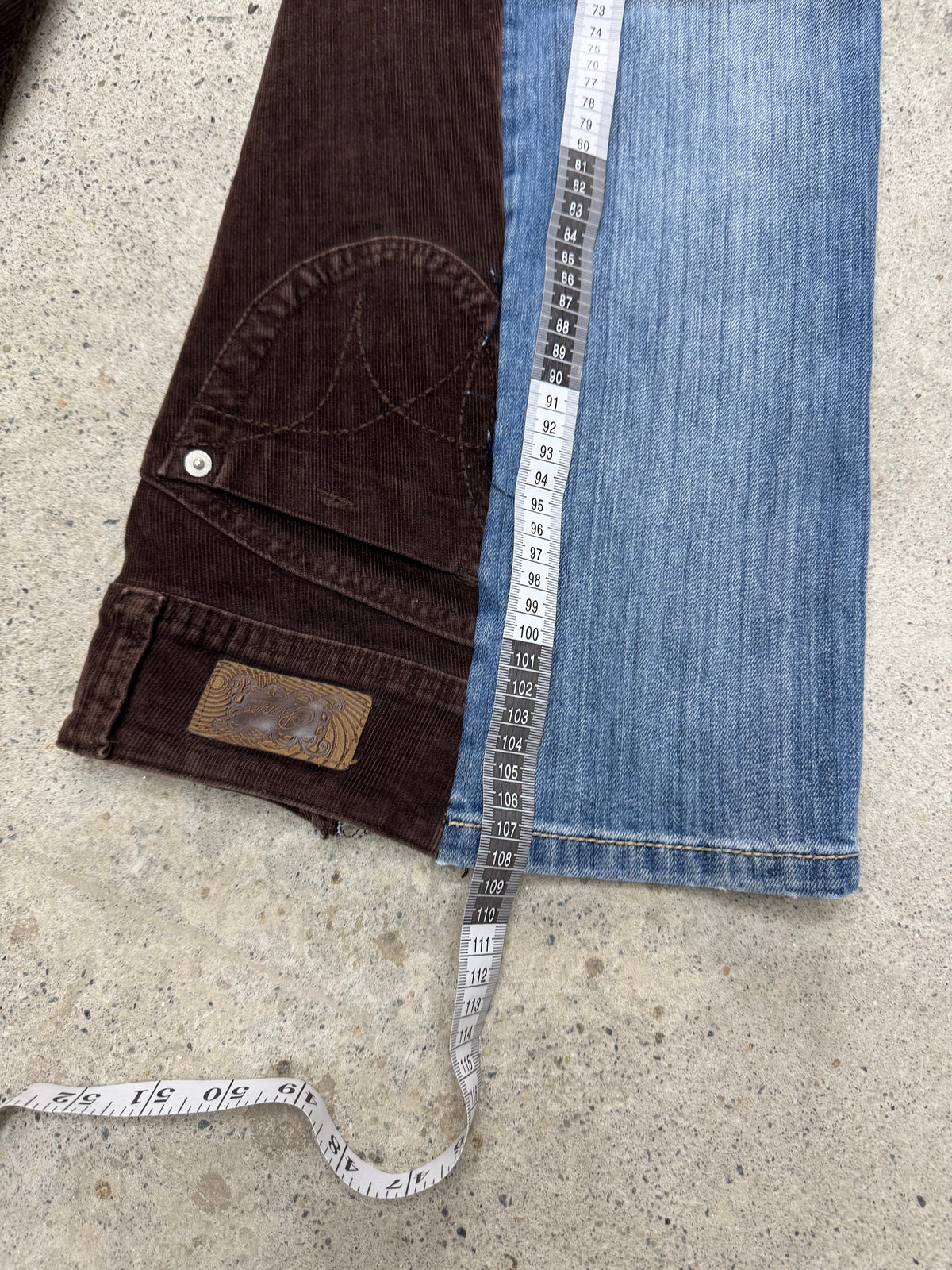 Flared “Cowboy” Jeans • One Of One • Taglia M