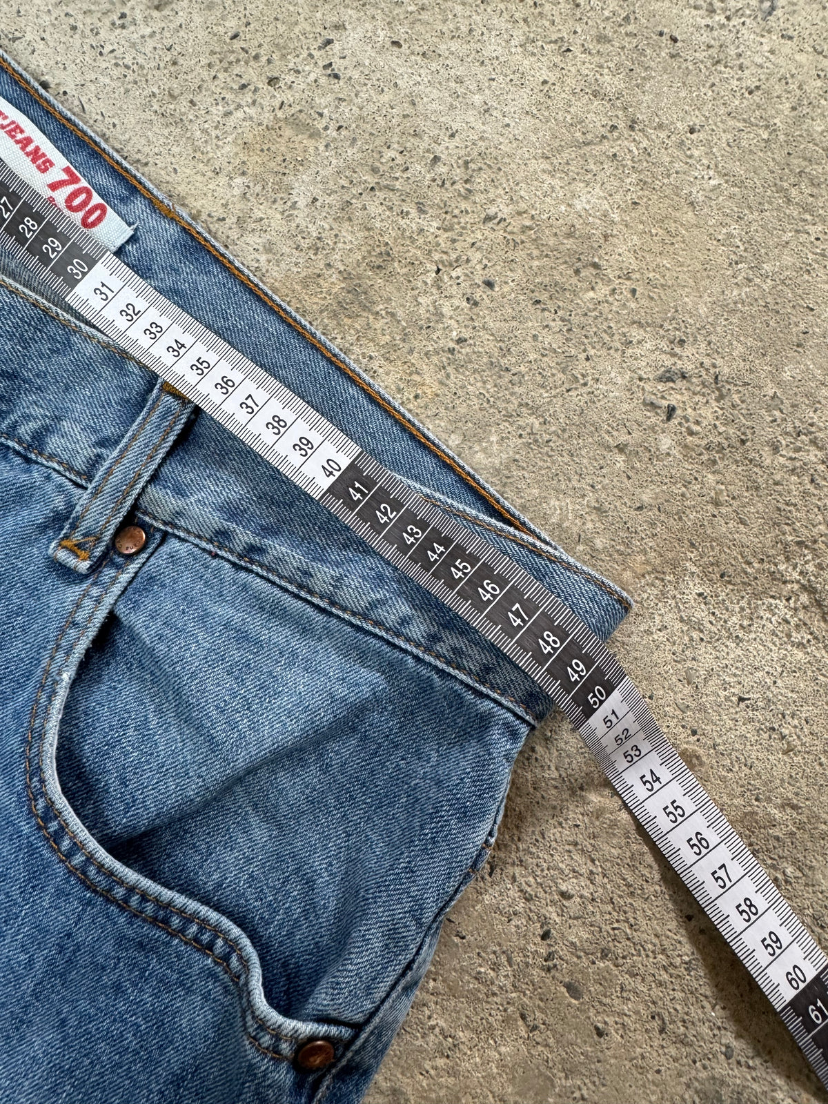 Flared Y2K Jeans • One Of One • Taglia L