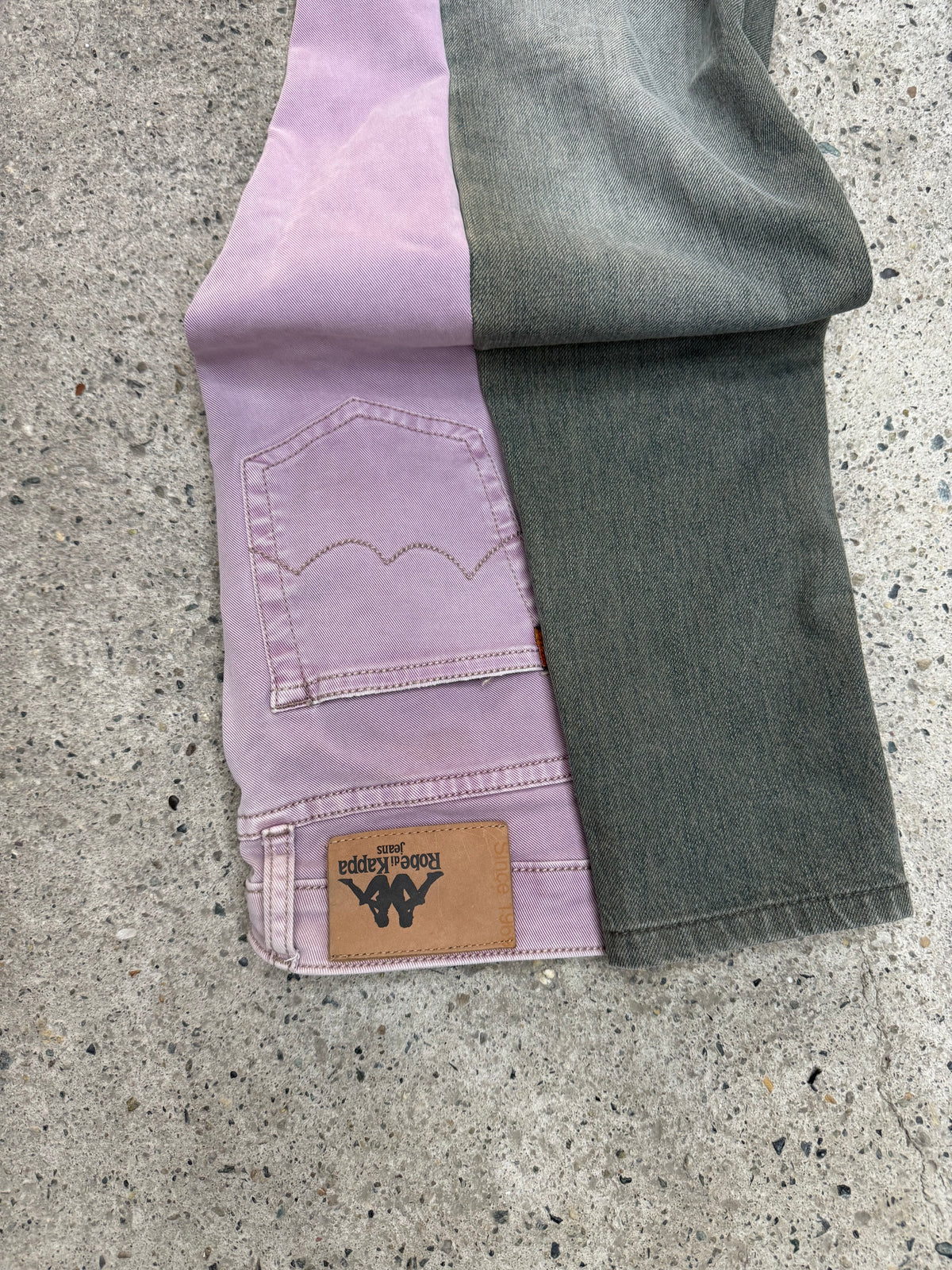 Flared Y2K Jeans • One Of One • Taglia S
